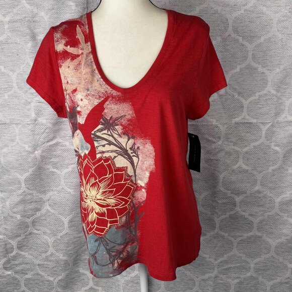 Tommy Hilfiger Graphic Tee Red Lotus Floral & Hummingbird Print Size L NWT - Picture 1 of 6